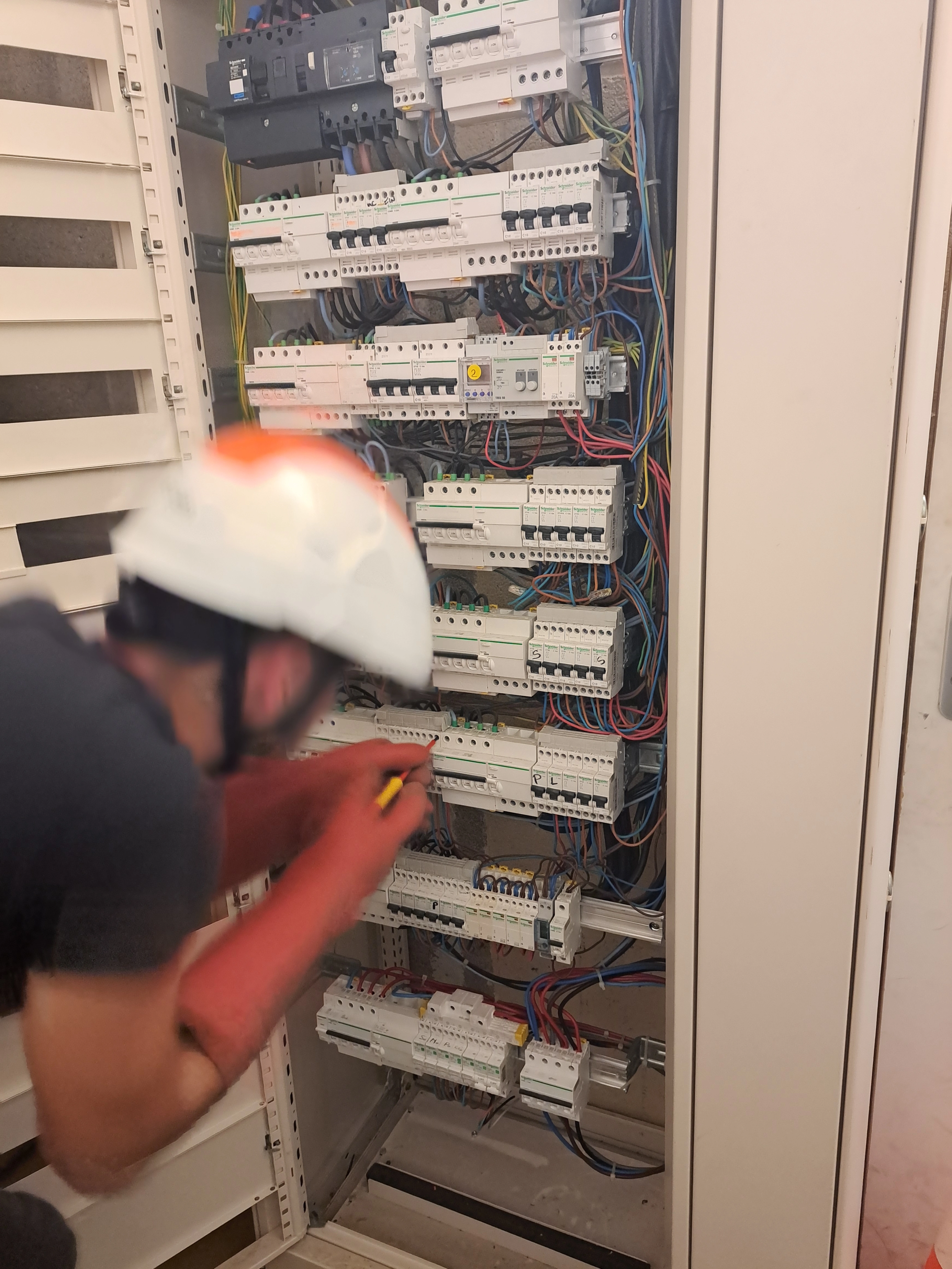 Formation Habilitation Électrique BS/BE Manoeuvre